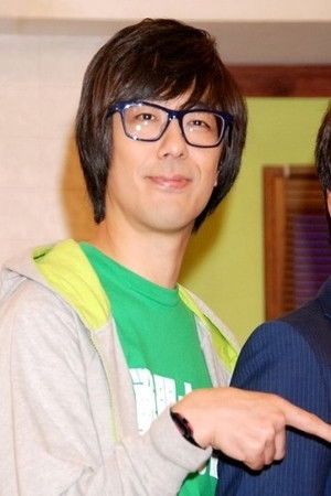 Akinaga Toyomoto backdrop