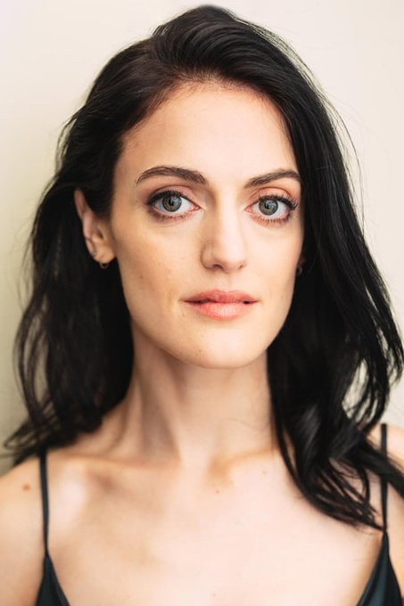 Amelia Dudley backdrop