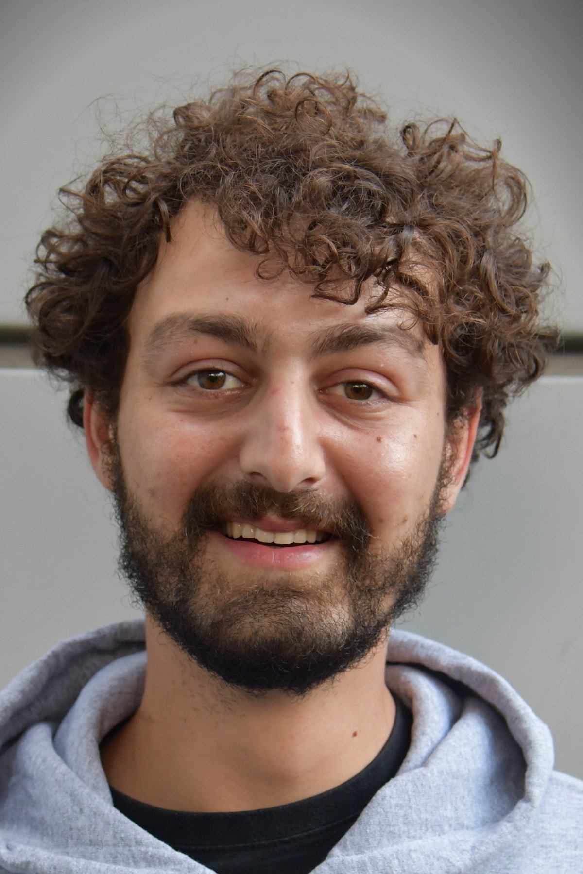 Roman Frayssinet backdrop