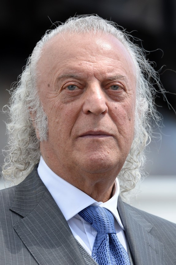 Ilya Reznik backdrop