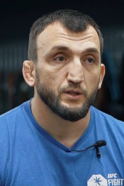 Muslim Salikhov backdrop