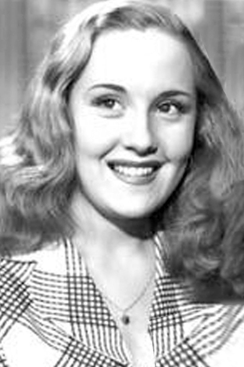 Lilian Valmar backdrop