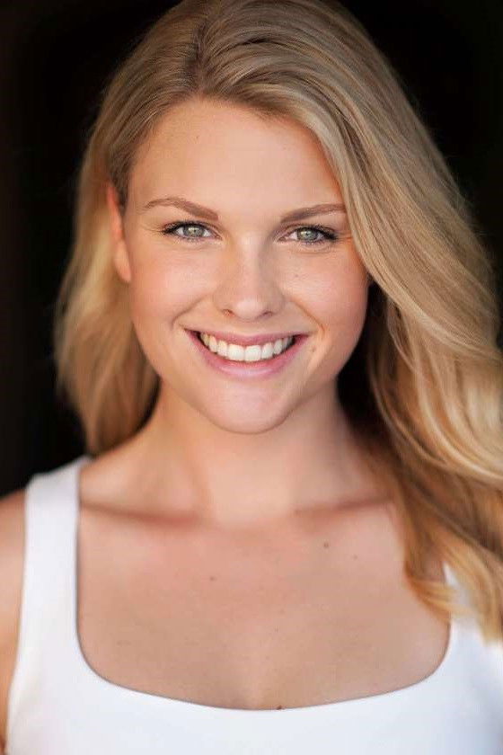 Sophie Dillman backdrop