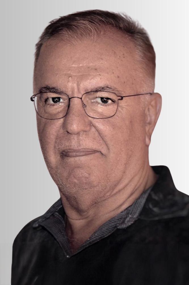 Mazlum Kiper backdrop