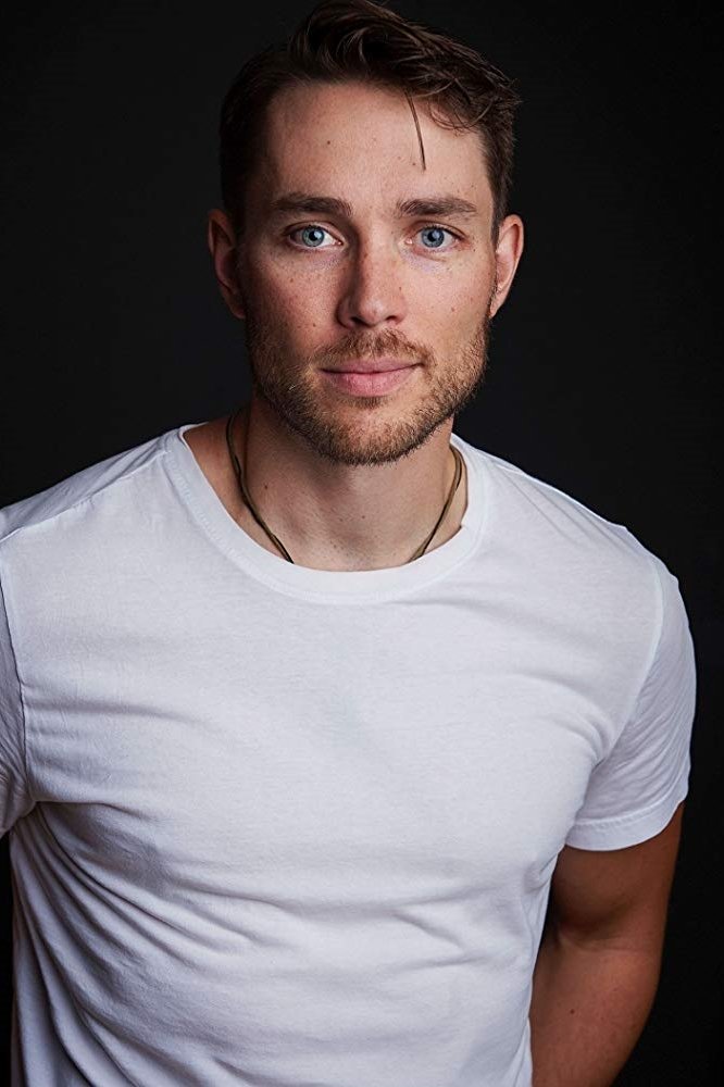 Eric Gustafsson backdrop