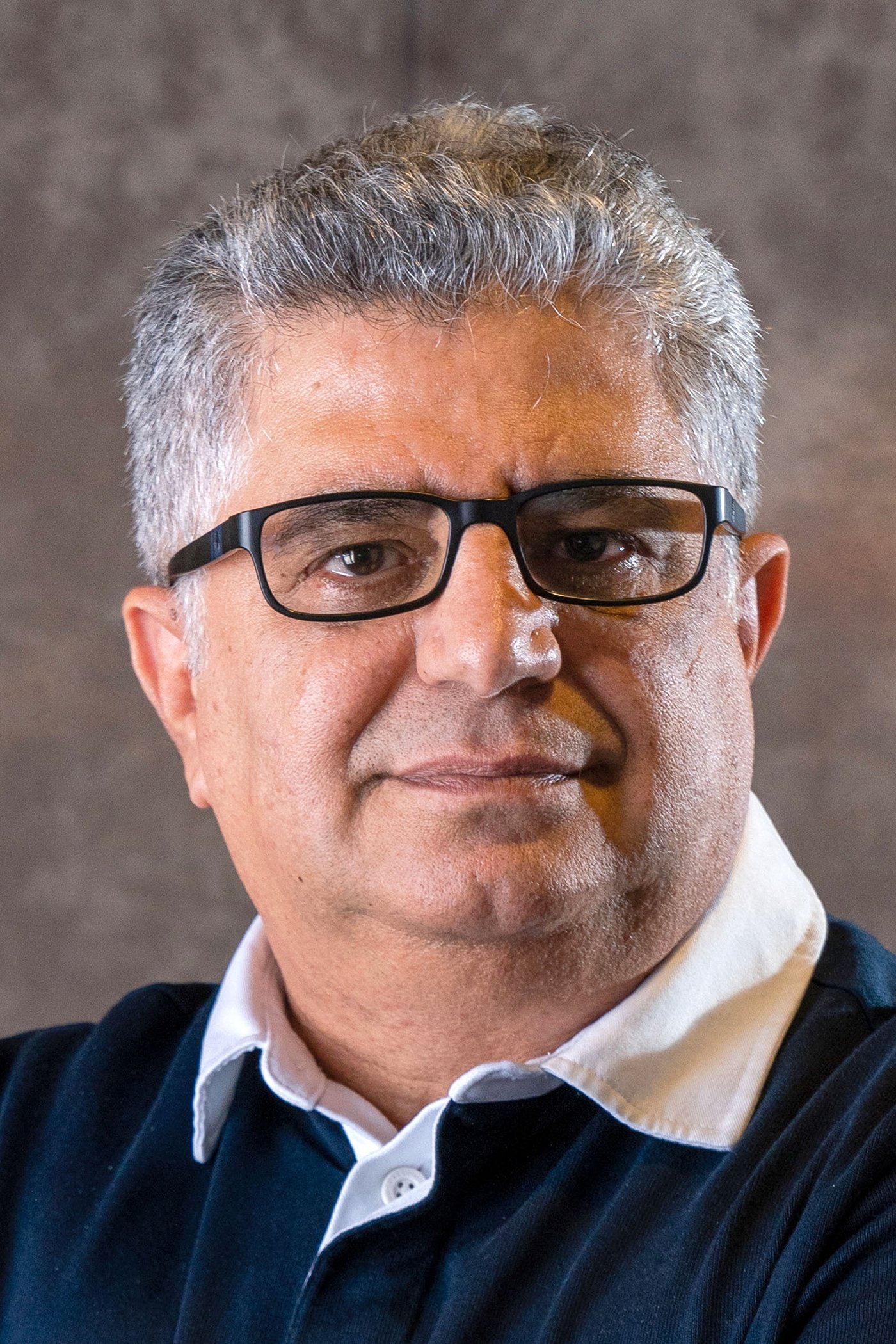 Kaveh Farnam backdrop