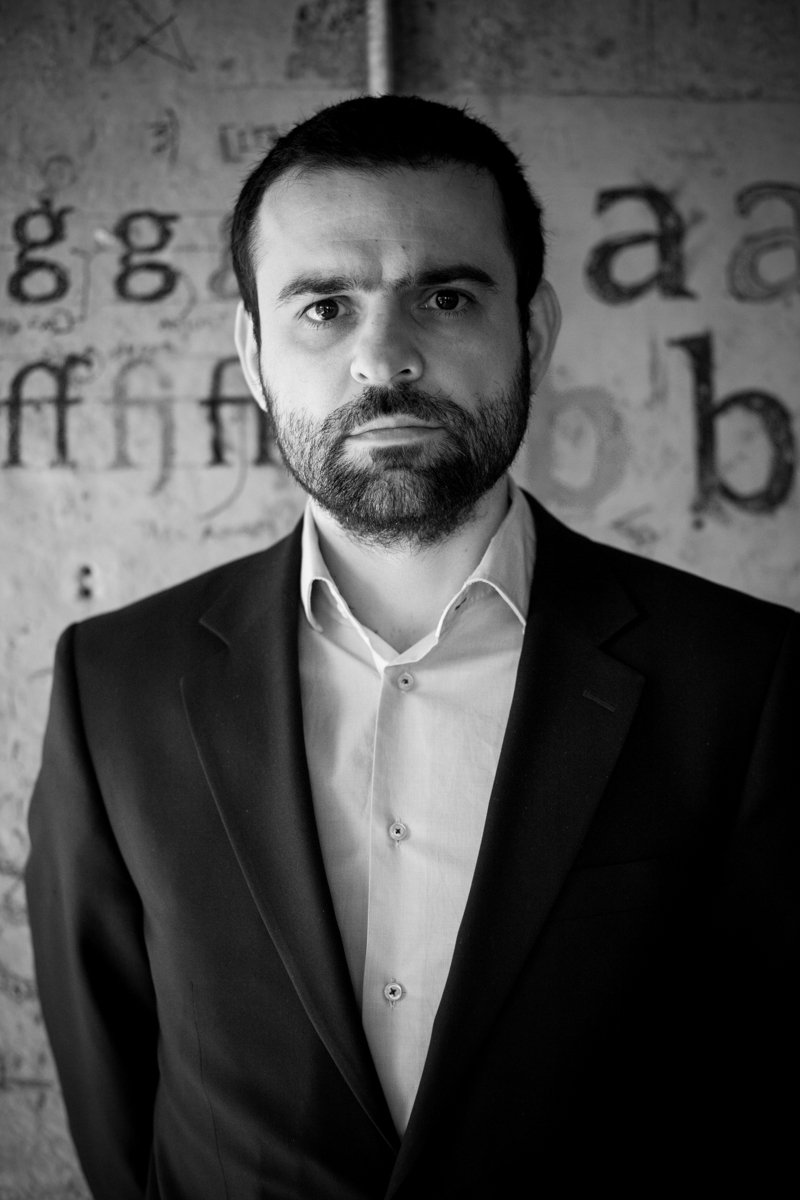 Bogdan Theodor Olteanu backdrop