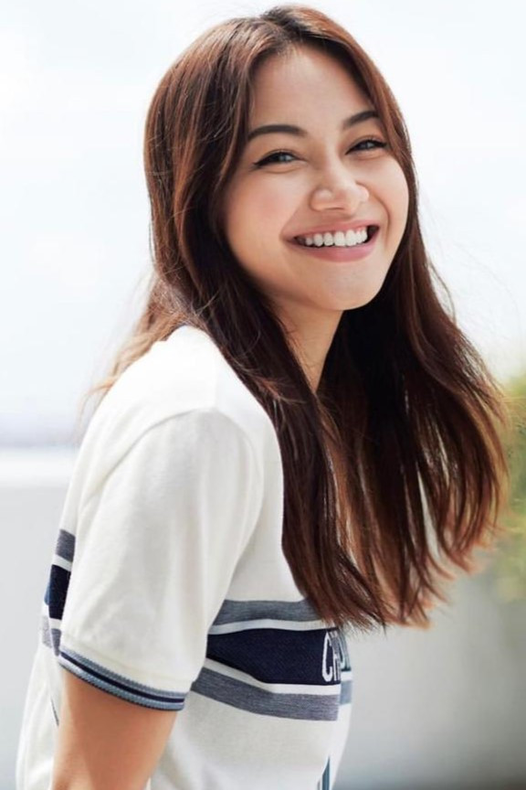 Daiyan Trisha backdrop