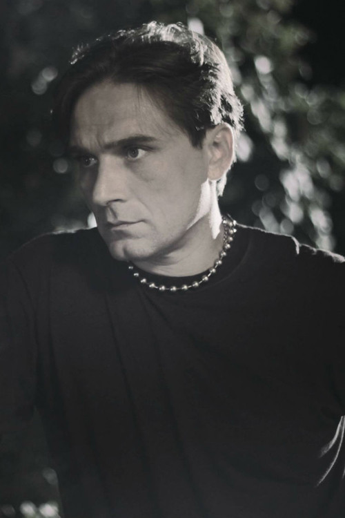 Gabriel Duțu backdrop