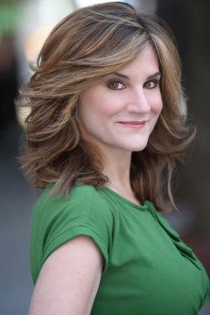 Amanda Brooke Lerner backdrop