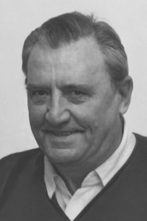 Orhan Erçin backdrop