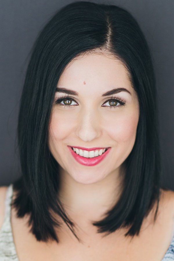 Mara Lazaris backdrop