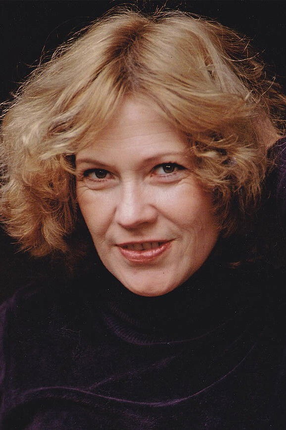 Gloria Camiruaga backdrop