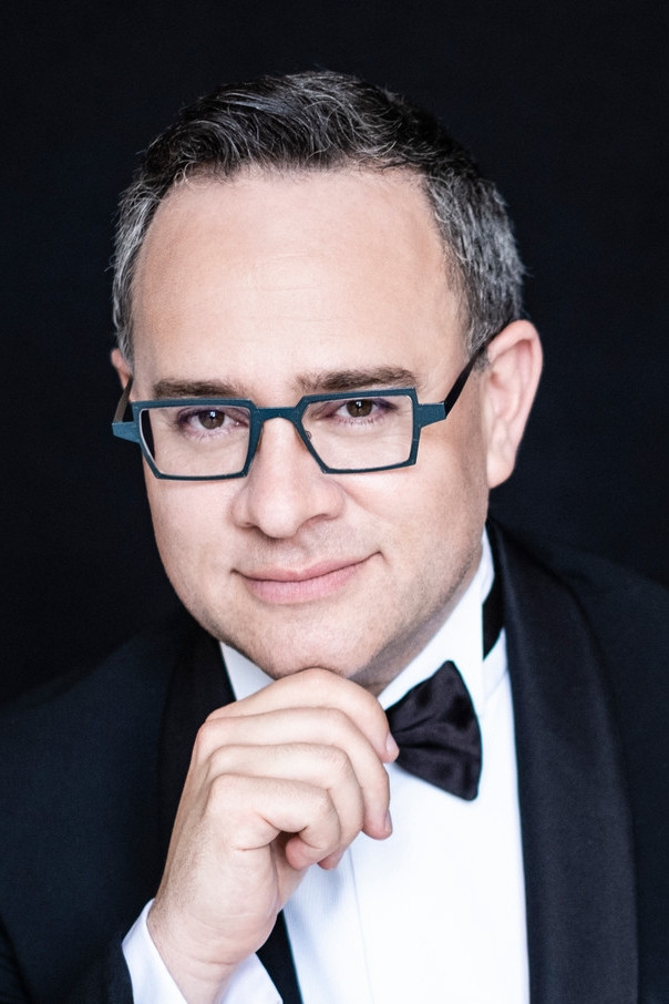 Patrick Carfizzi backdrop