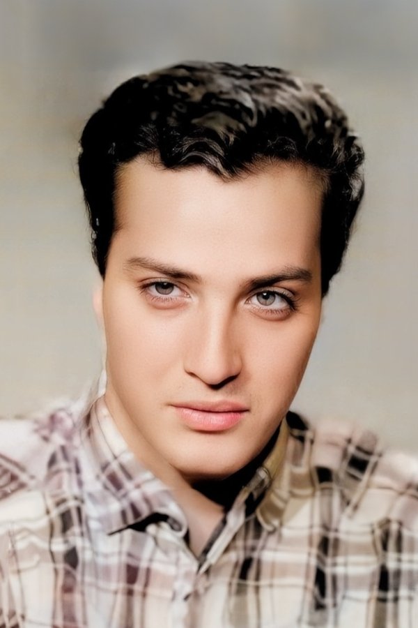 Gürel Ünlüsoy backdrop