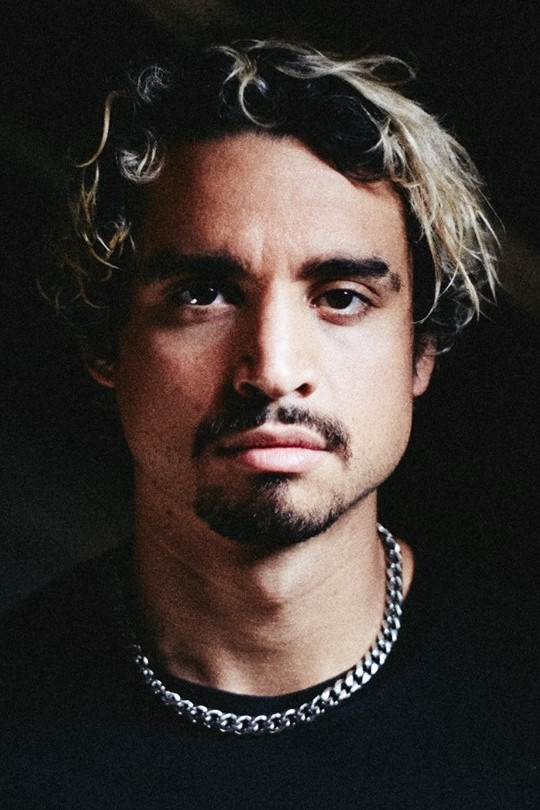 Hisham Morscher backdrop