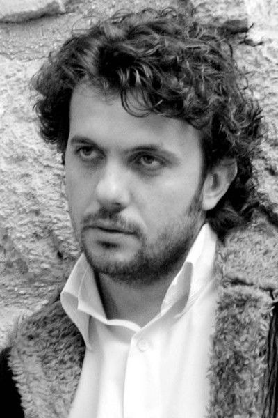 Laert Vasili backdrop