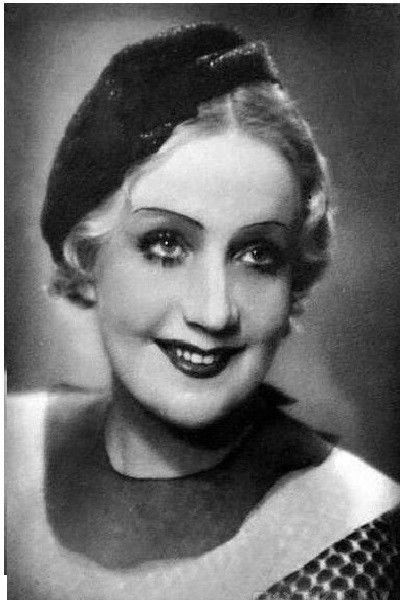 Benita Ozoliņa backdrop