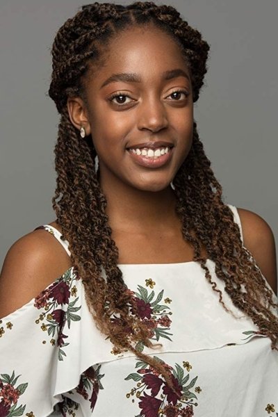 Yollanda Chimbarami backdrop