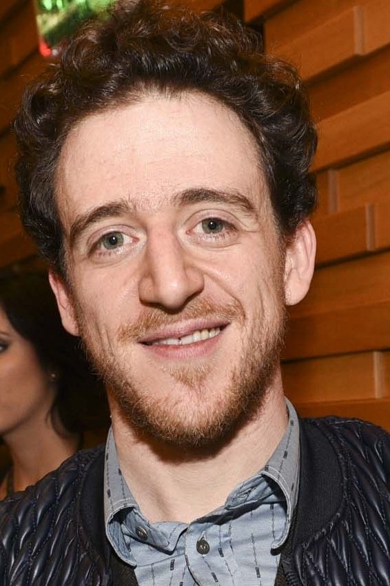 Vinícius Calderoni backdrop