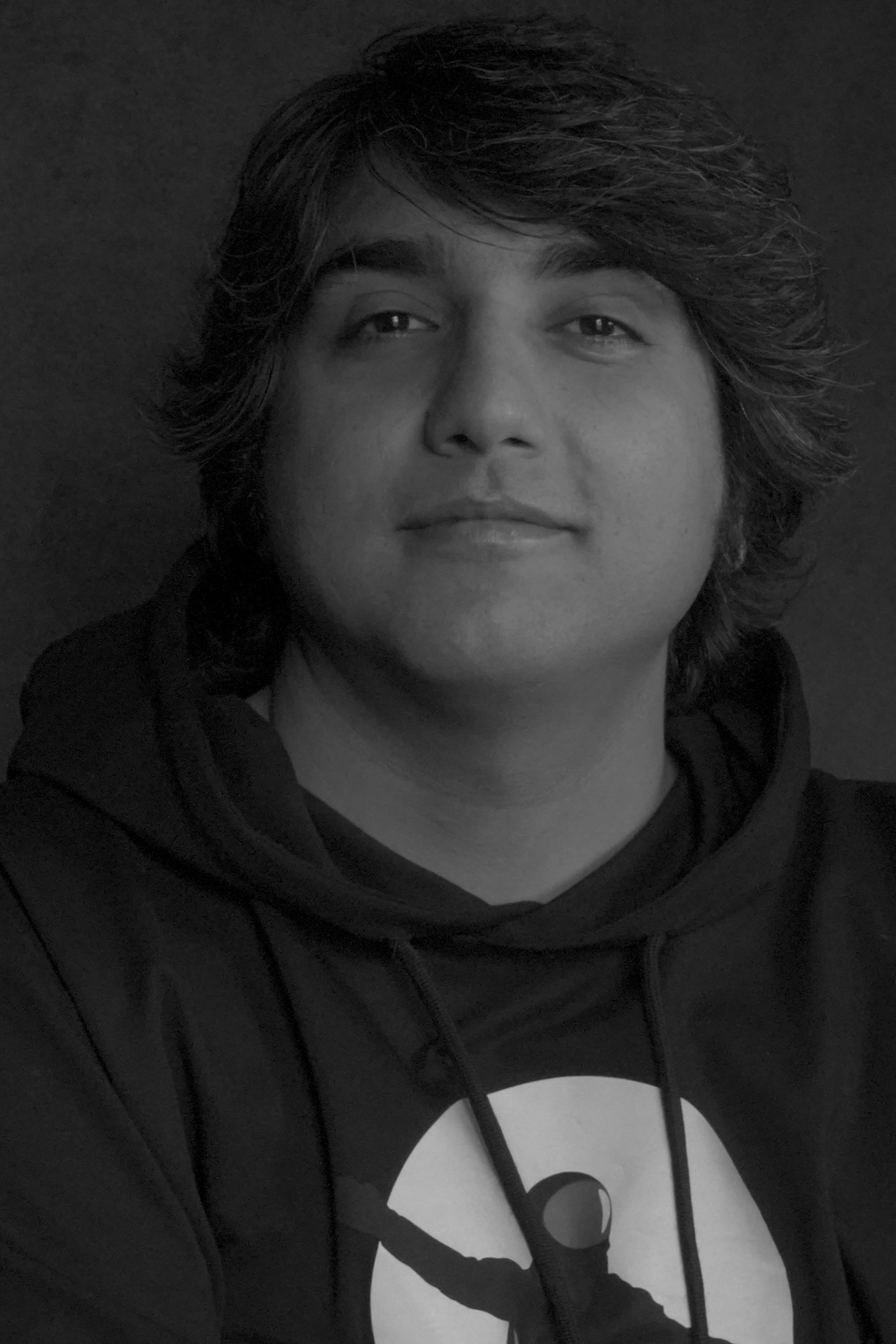 Karim Lakzadeh backdrop