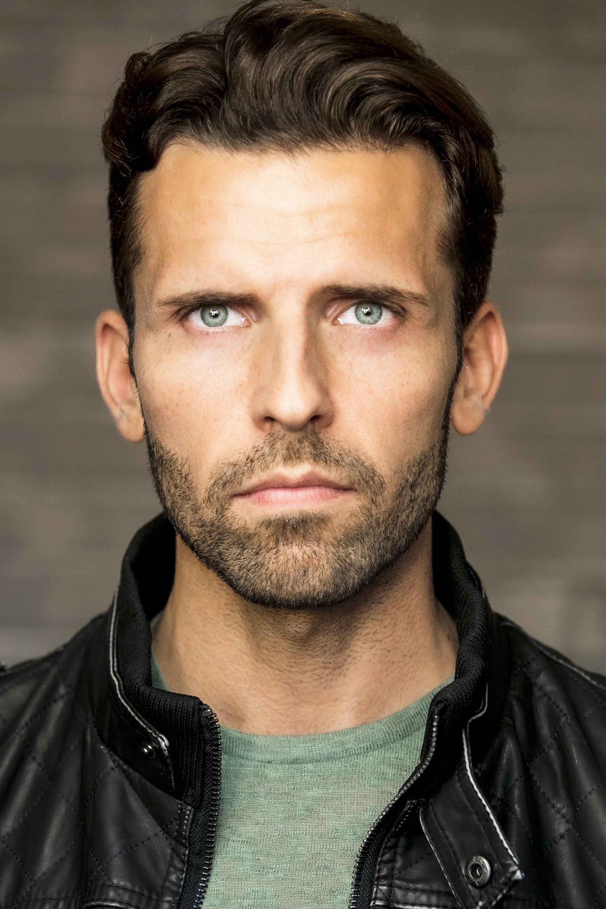 Benjamin Schnau backdrop