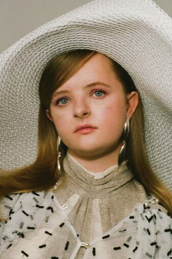 Milly Shapiro backdrop