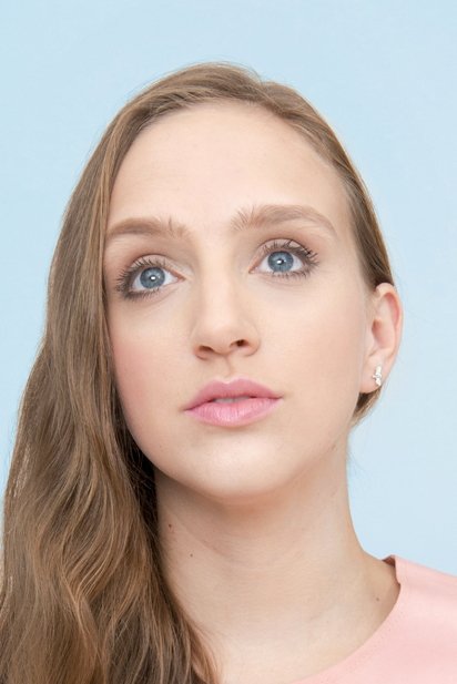 Eliza Sodró backdrop