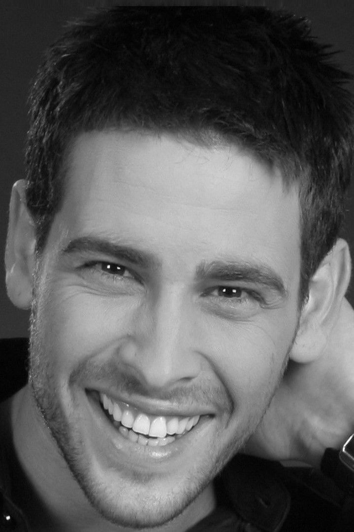 Amir Fey-Guttman backdrop