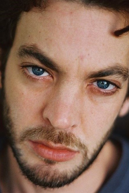 Danny Niv (Muki) backdrop