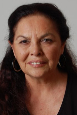 Gülsüm Kamu backdrop