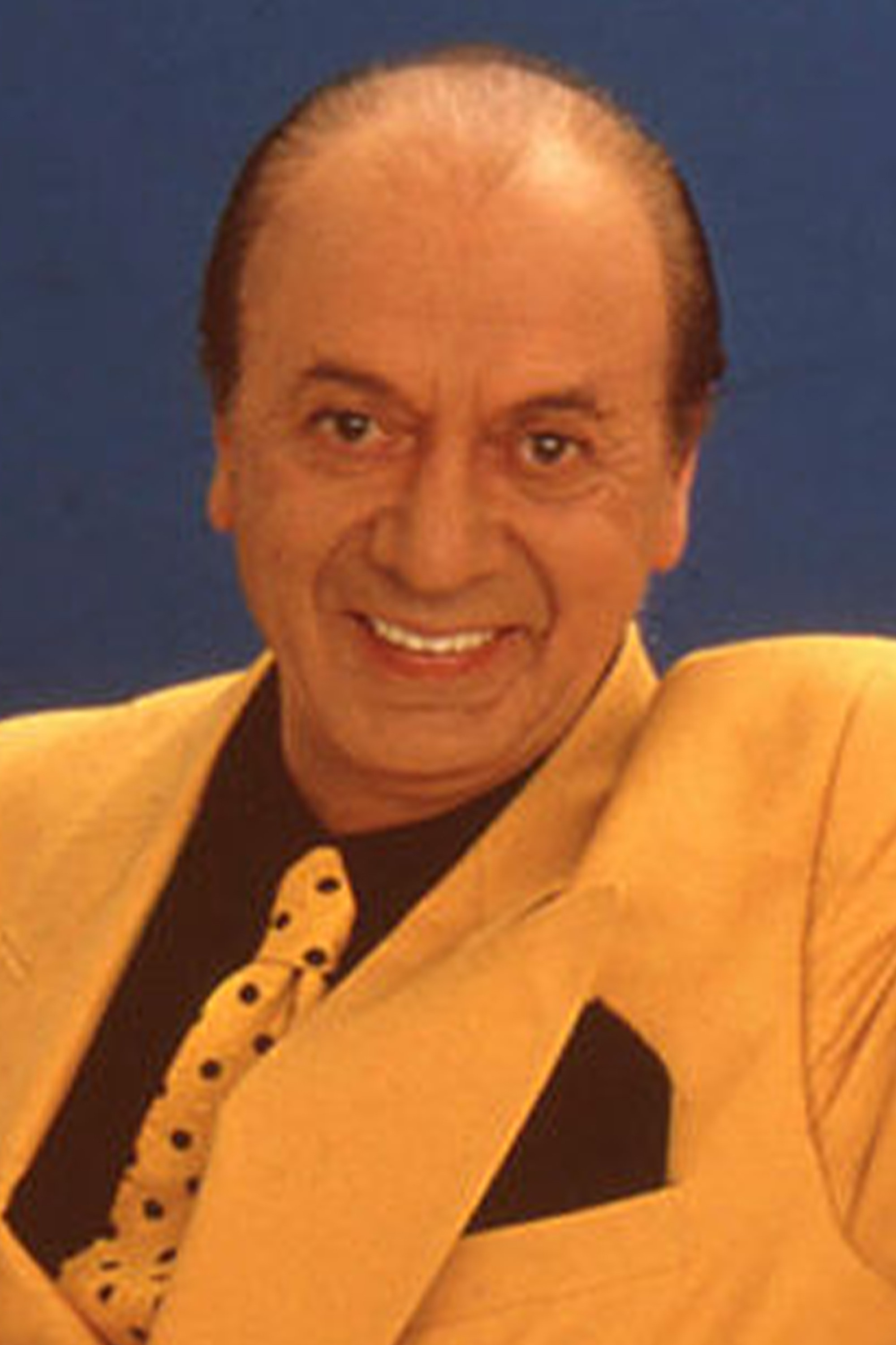 Erkan Yolaç backdrop