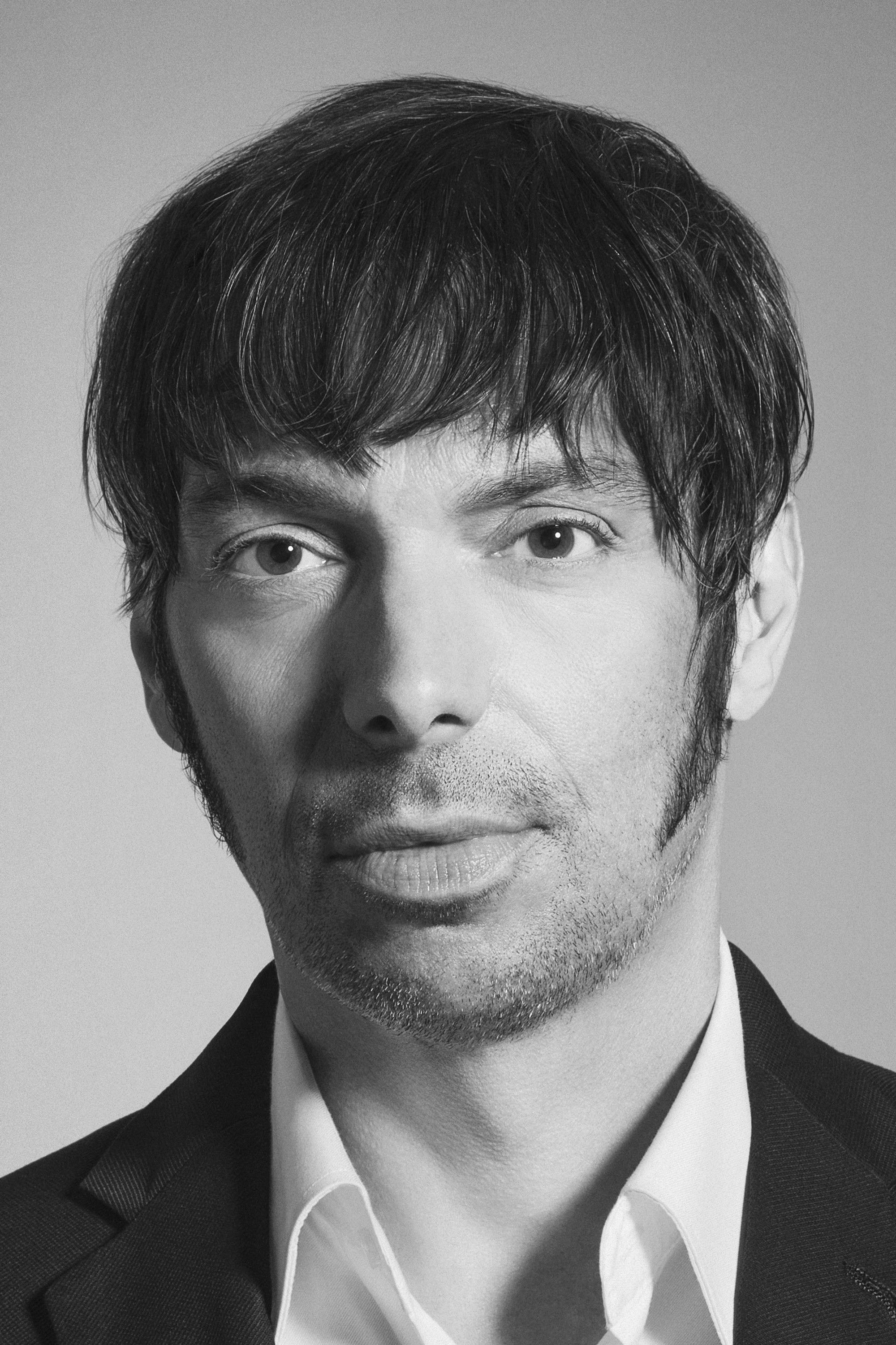 Stefie Shock backdrop