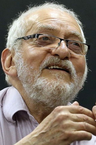 Tamás Pál backdrop