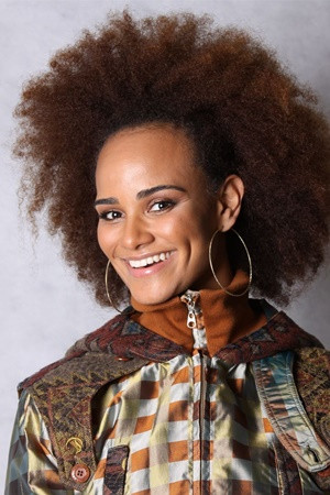 Luciana Mello backdrop