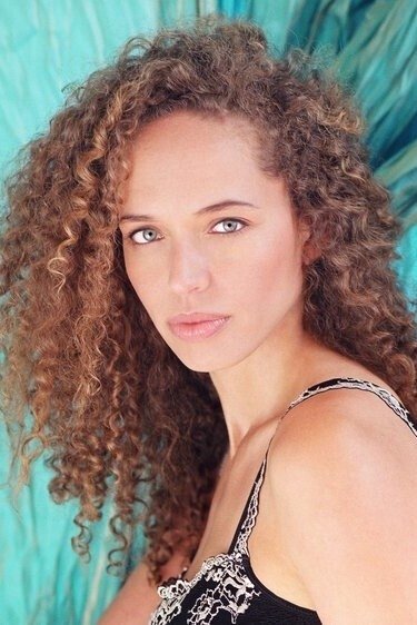 Fanshen Cox backdrop