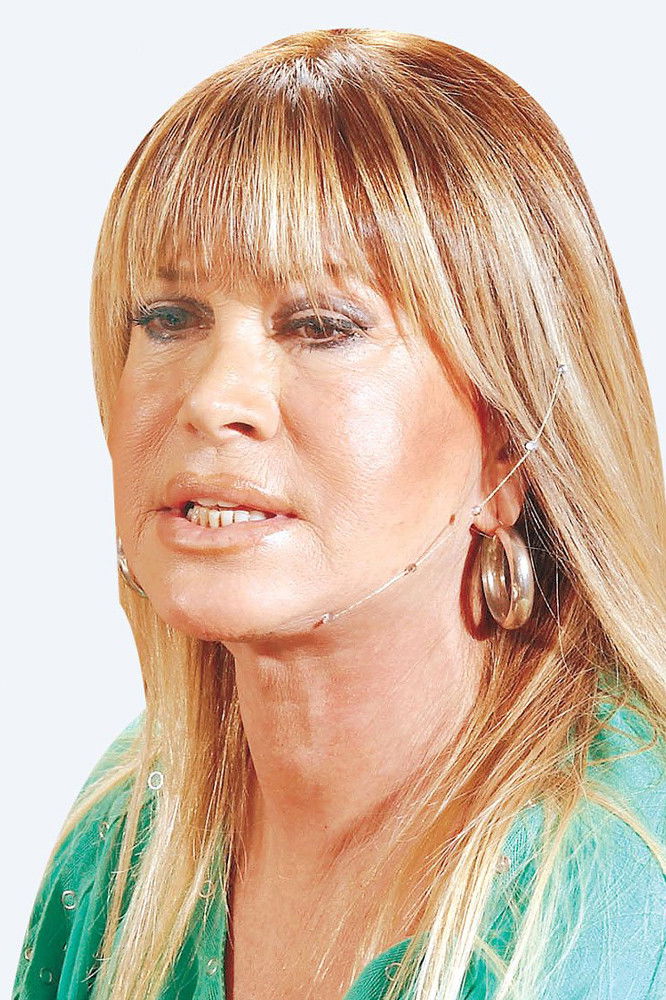 Pakize Suda backdrop