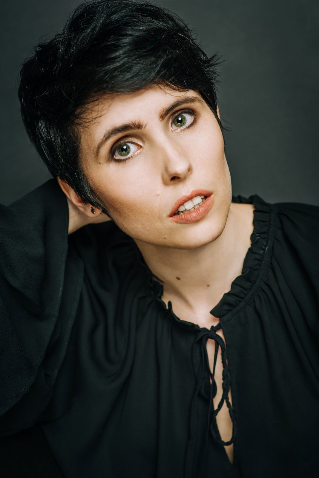 Ariel Hansen backdrop