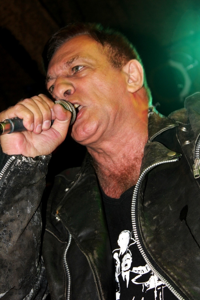 Fábio Sampaio backdrop