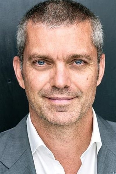 Gil Darnell backdrop