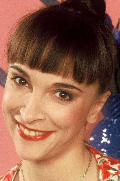 Ariane Carletti backdrop