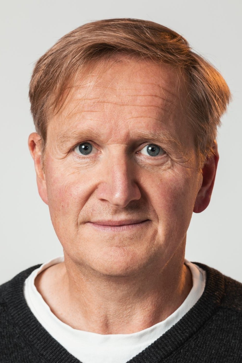 Matthew Cottle backdrop