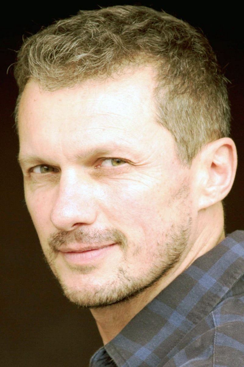 Hervé Segata backdrop