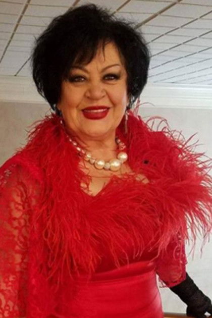 Zyliha Miloti backdrop