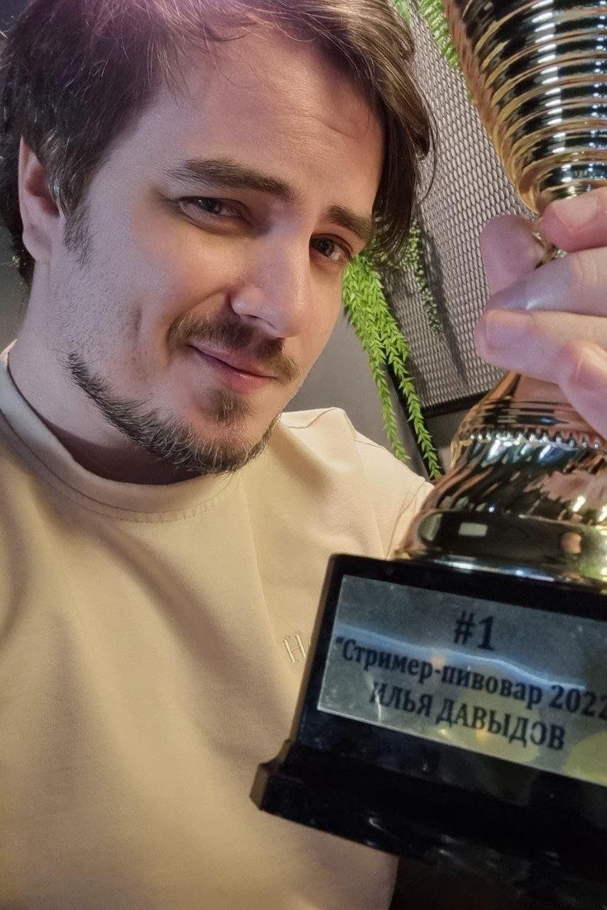 Ilya Davydov backdrop