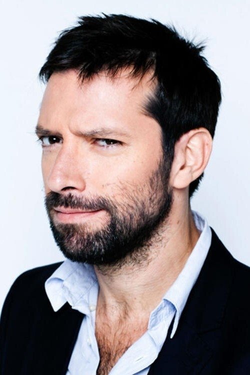 Julien Cazarre backdrop