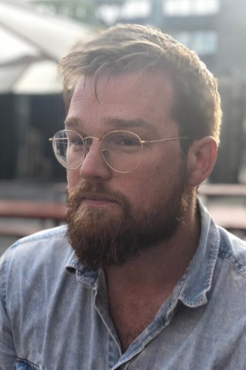 Jesper Fink backdrop