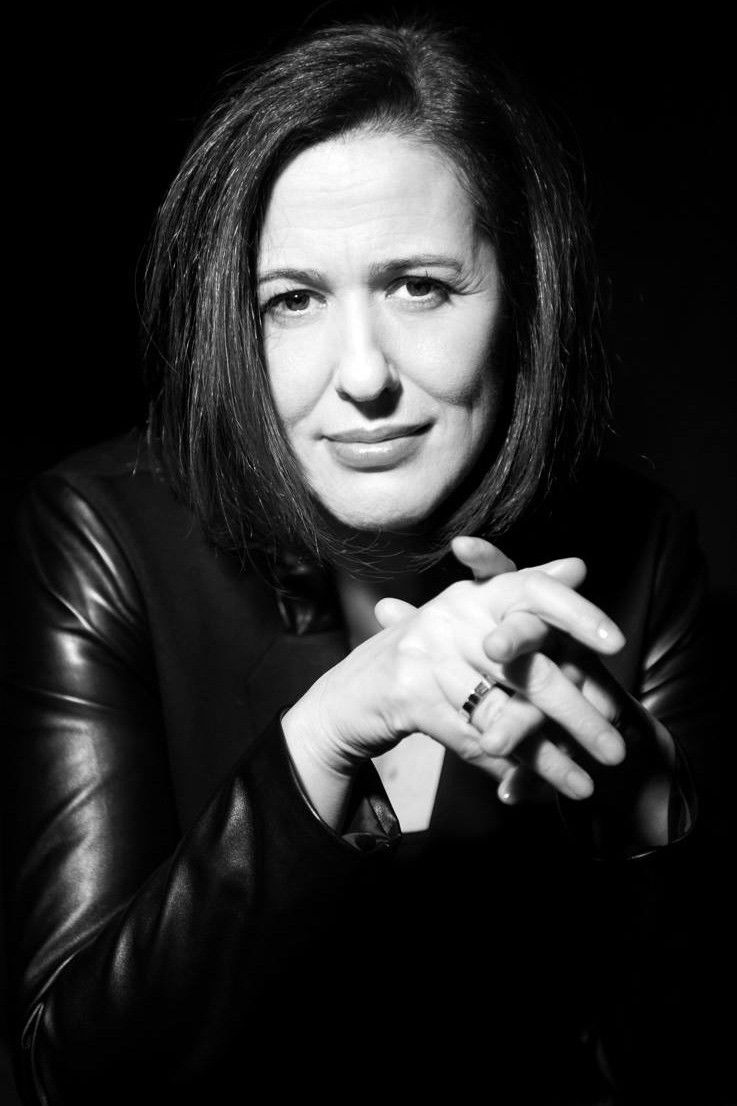 Aldina Duarte backdrop