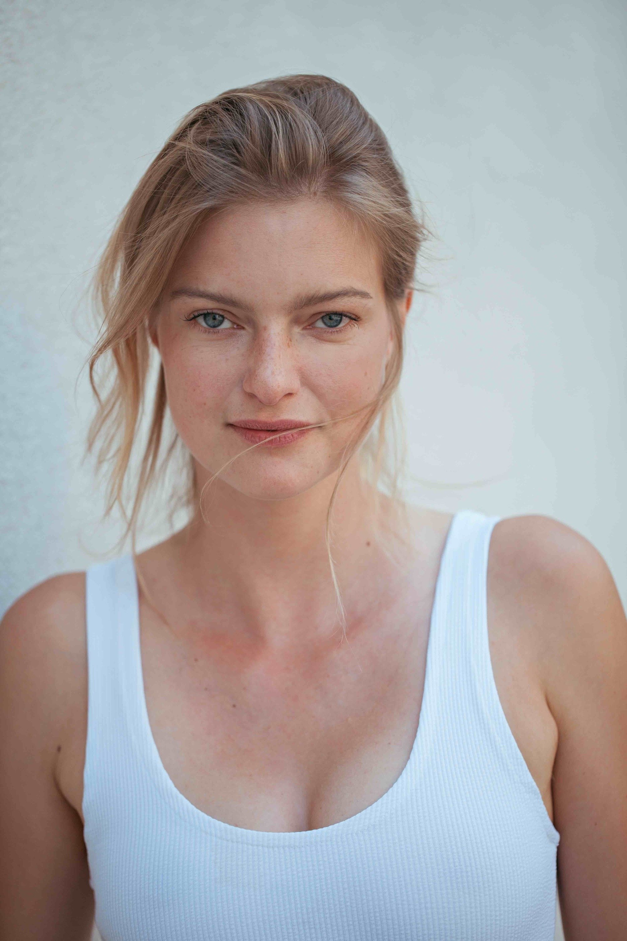 Lottie Andersen backdrop