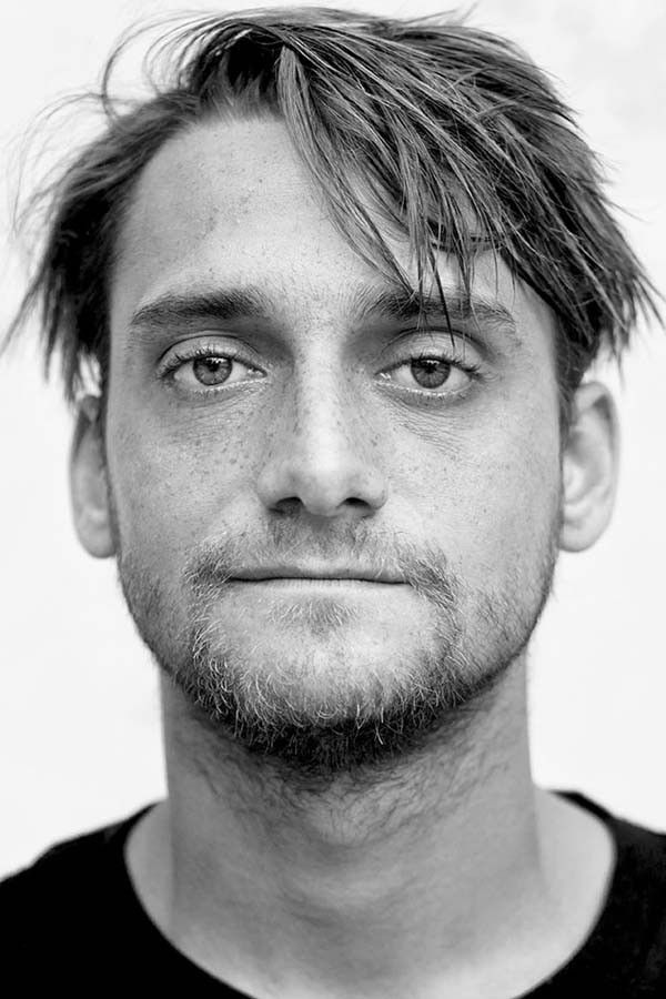 Carlos Iqui backdrop